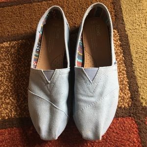 Toms